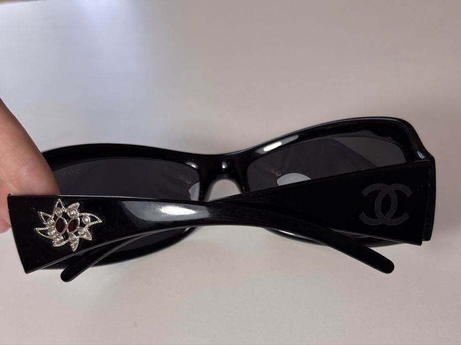 Сонцезахисні окуляри chanel