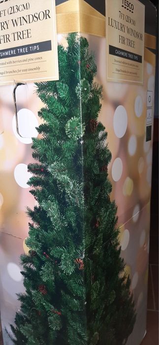 Ялинка,ялинка з шишками