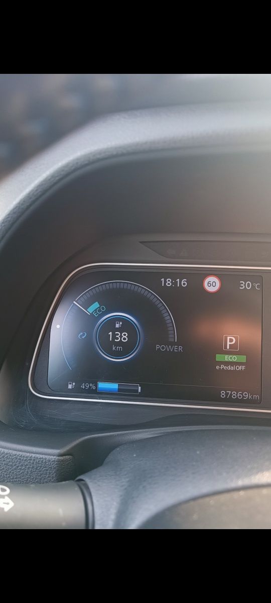 Продам Nissan leaf