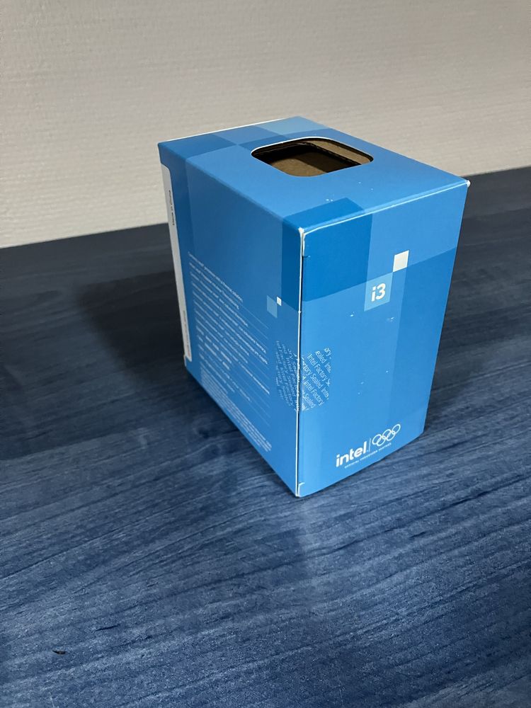 Коробка (пуста) від процесора Intel core-i3