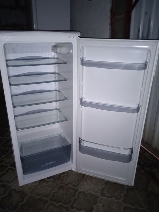 Холодильник на продаж