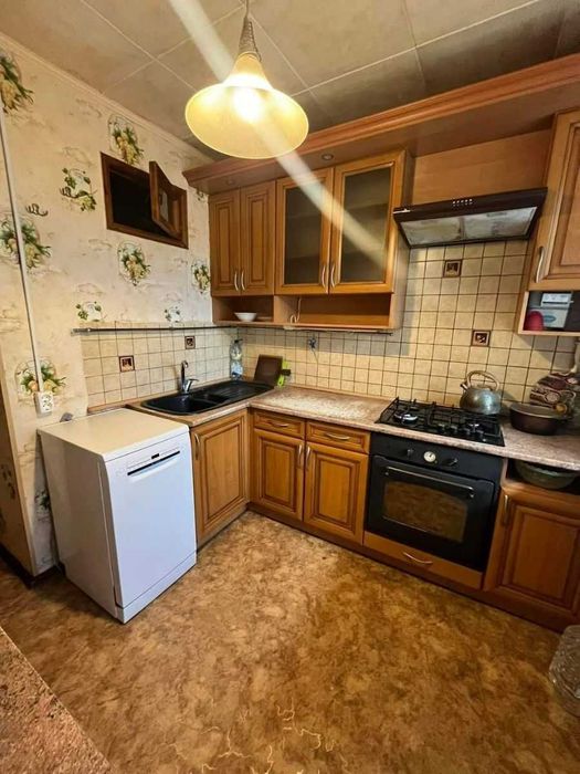 Довгострокова оренда трикімнатної квартири вул.Незалежності(Армійська)