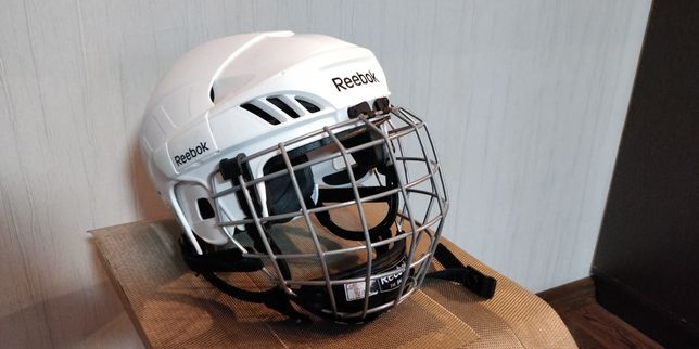 Детский хоккейный шлем