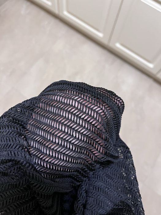 Prześwitująca, czarna bluzka z Zary