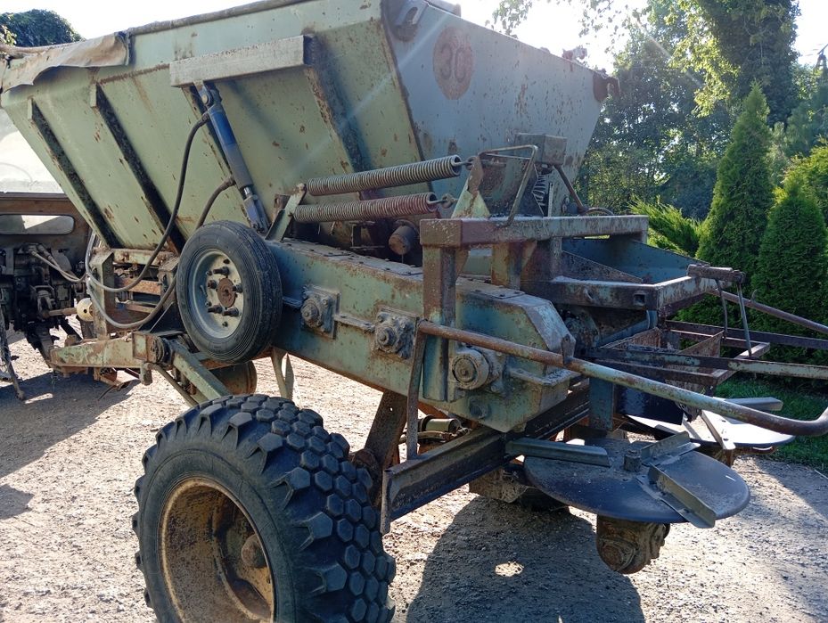 Rozsiewacz wapna fortschritt d035 rcw piast wapniarka