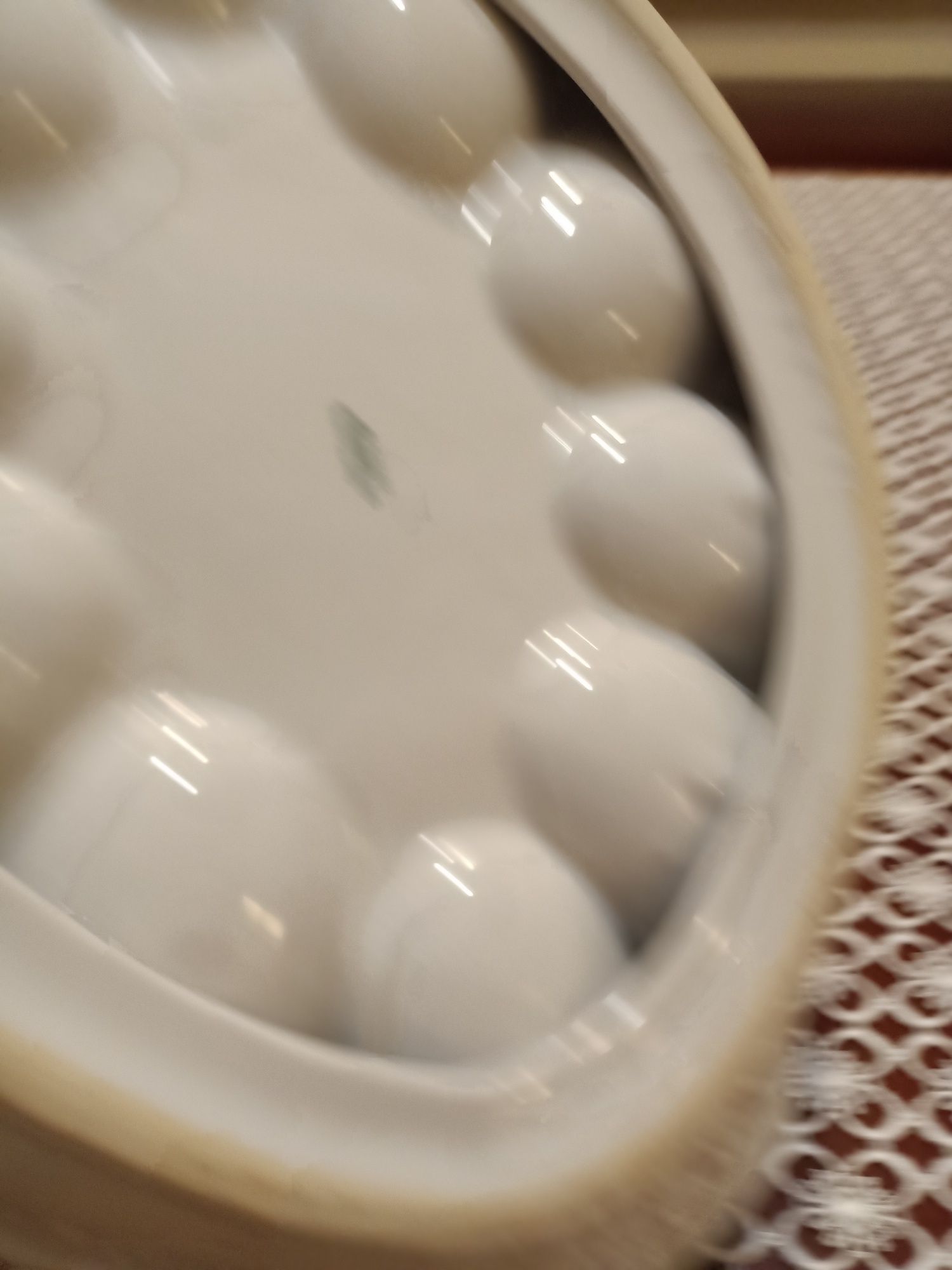 Patera porcelanowa na jajka.