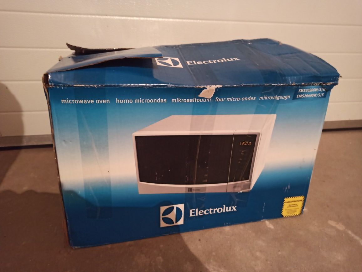 Mikrofalówka Electrolux EMS20400W używana