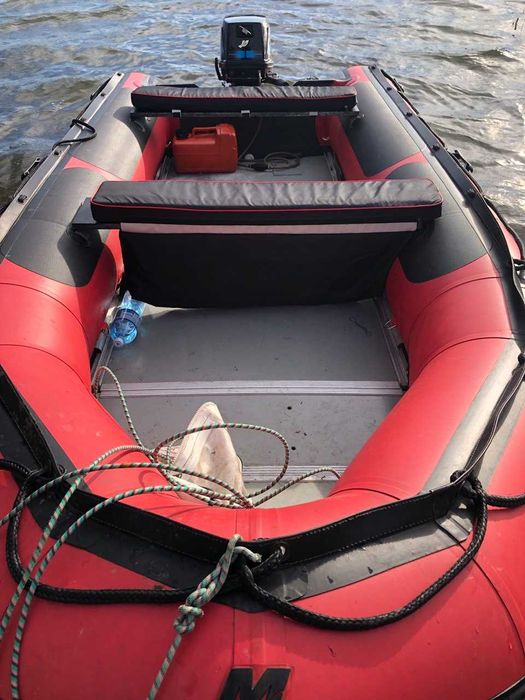 Човен Quicksilver з мотором Mercury Sea Pro 25 та причепом