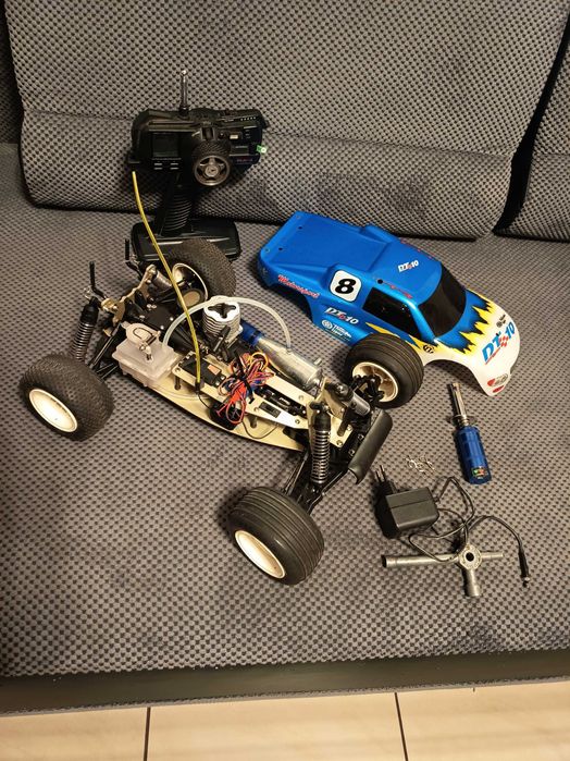 Thunder Tiger DT10 model RC spalinowy nitro