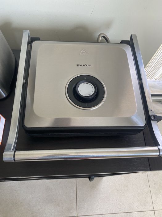 Sanduicheira bem conservada