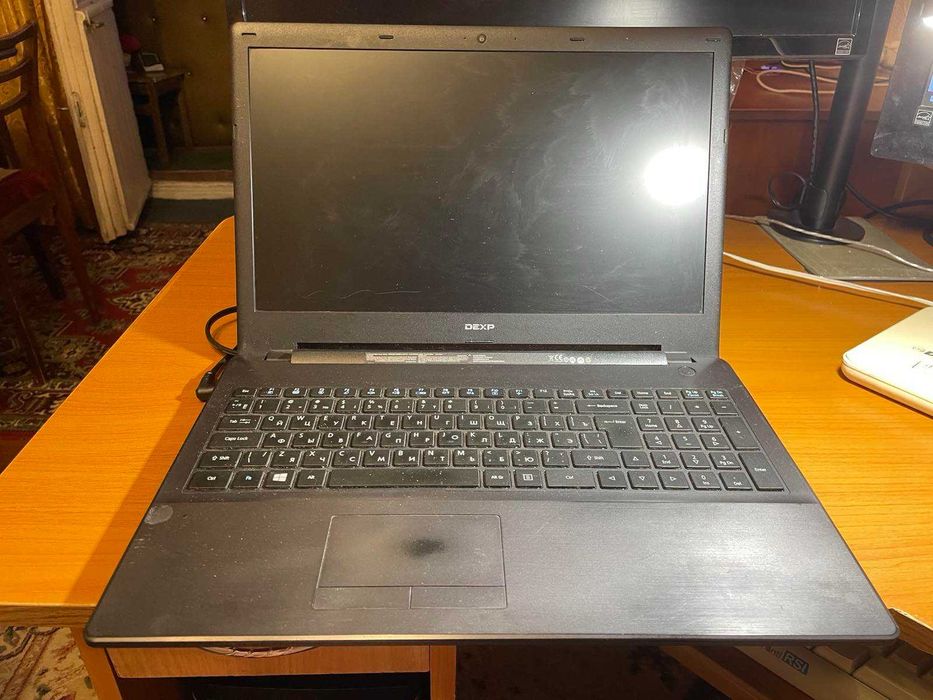 Обміняю з моєю доплатою у Запоріжжі чи продам Ноутбук DEXP CLV-950-PND