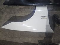 BMW E90 E91 Błotnik przód