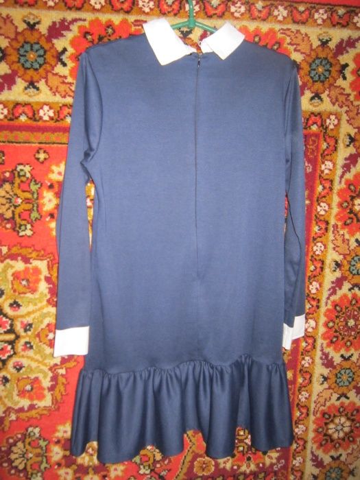 Офисное платье продам