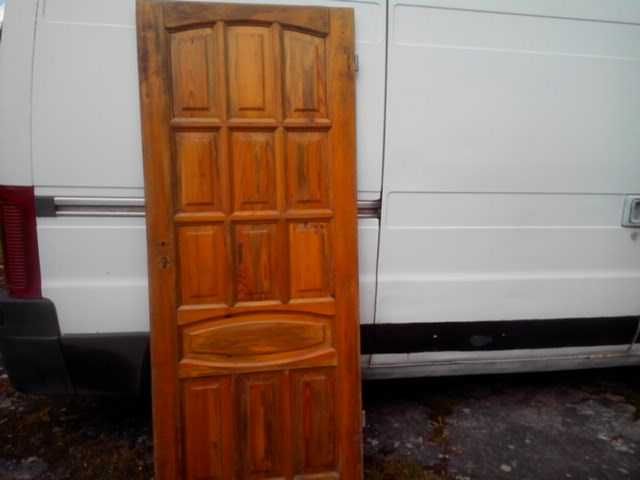 Drzwi zewnetrzne drewniane 80 cm.