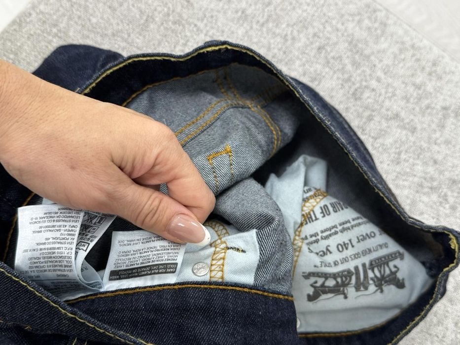 Чоловічи джинси Levi's  504 розмір 32-32.