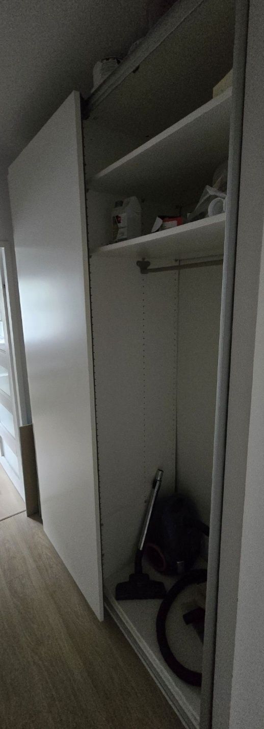 Szafa Ikea  biała przesuwna