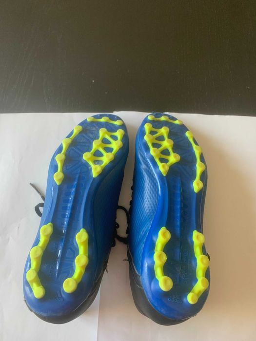 Chuteiras Adidas - Tamanho 37