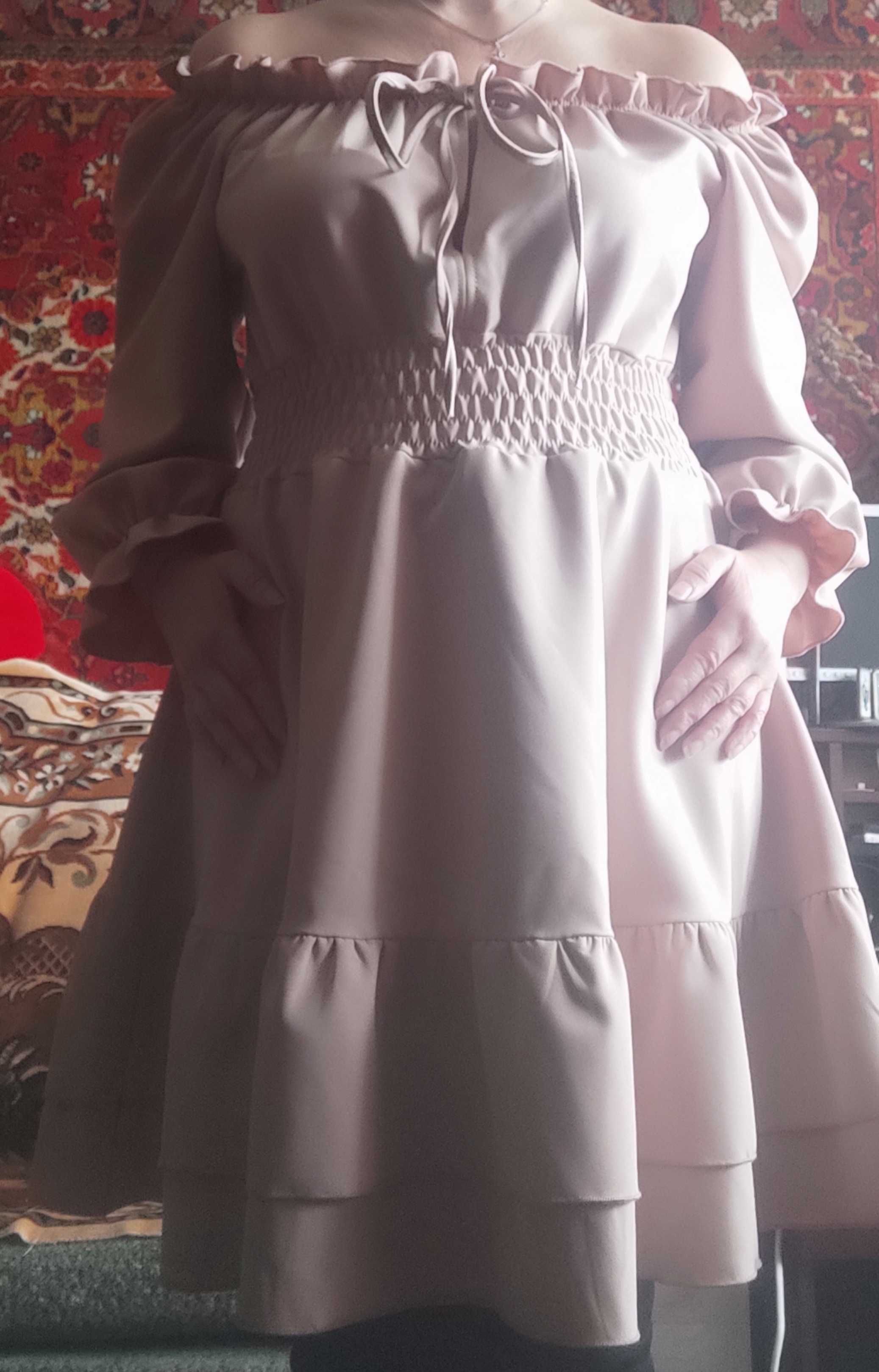Платье праздничное