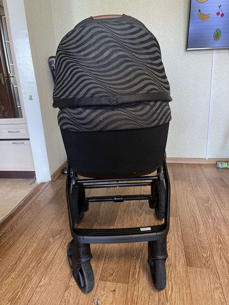 Коляска Roan Bloom 2в1