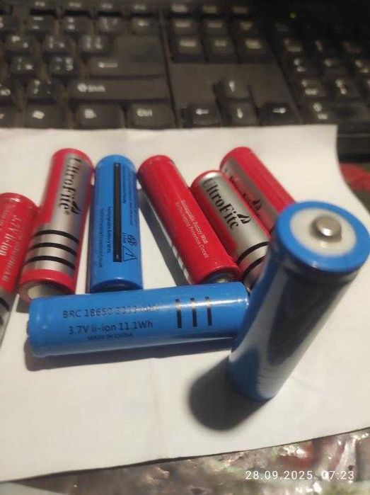 Аккумулятор 18650 = 6800 mAh , 3,7V, Ultra Fire, Красный