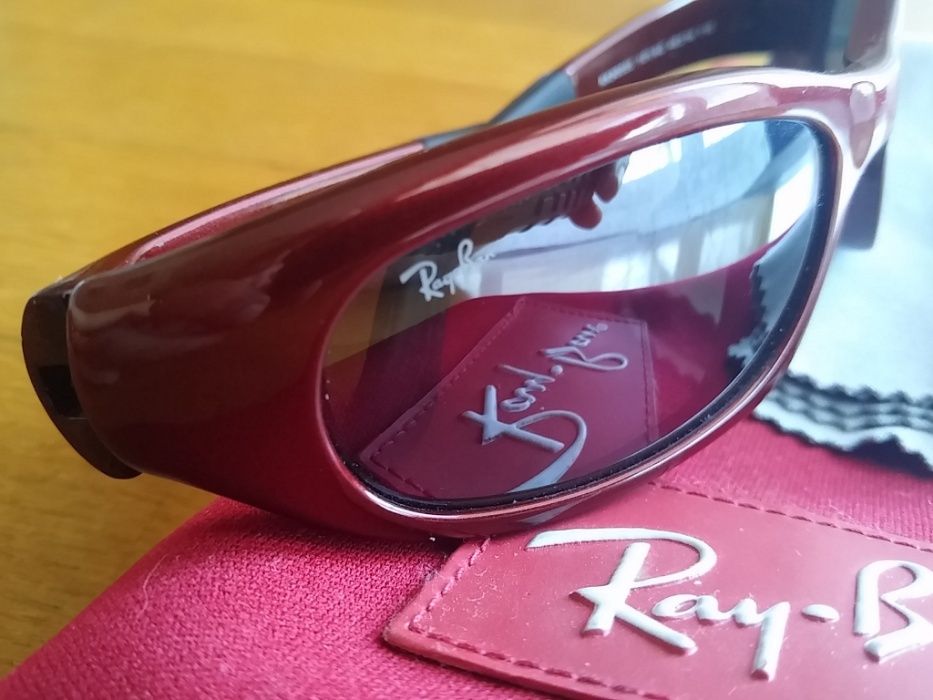 Óculos de sol Ray-Ban espelhados para criança como novos
