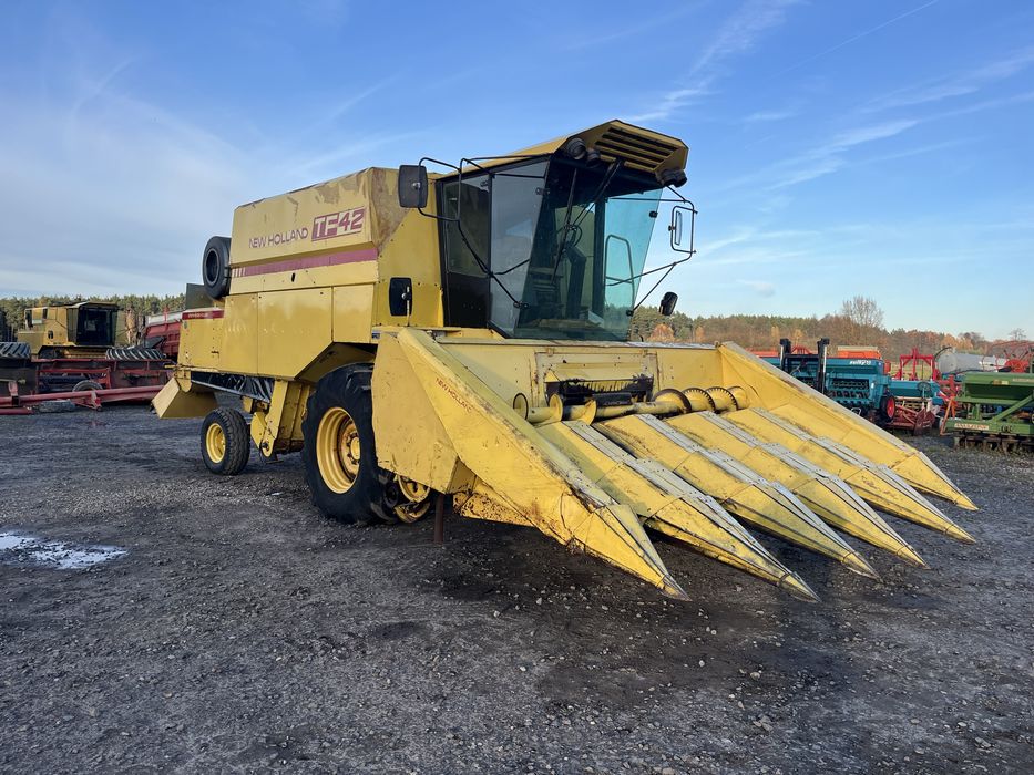 Sperzedam kombajn New holland TF 42 tx