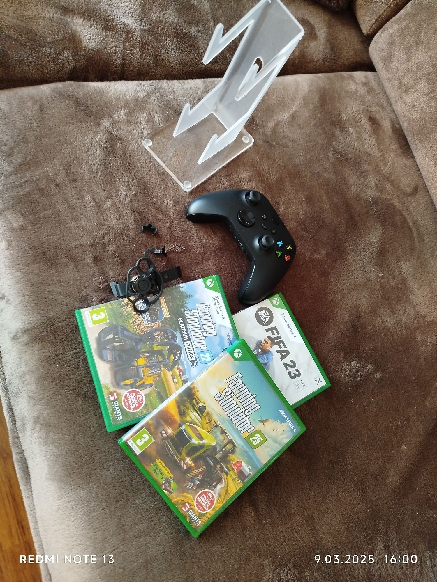 Xbox series x + 1 pad i okablowanie i pudełko