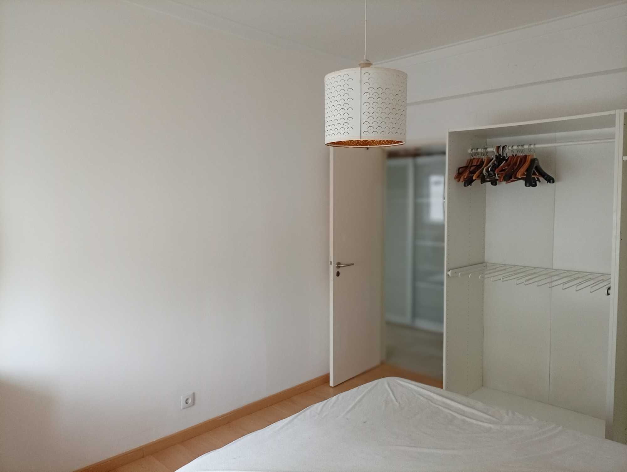 Apartamento T1 em zona Central dos Foros de Amora #