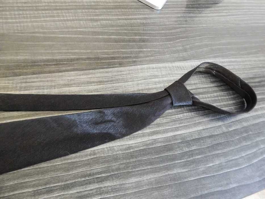 Стильный мужской галстук.