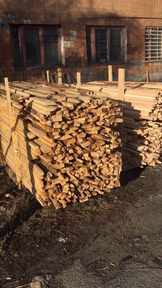 Продам дрова дуб( обапол рейка)  ціна вказана за 3,5-4 складометрів