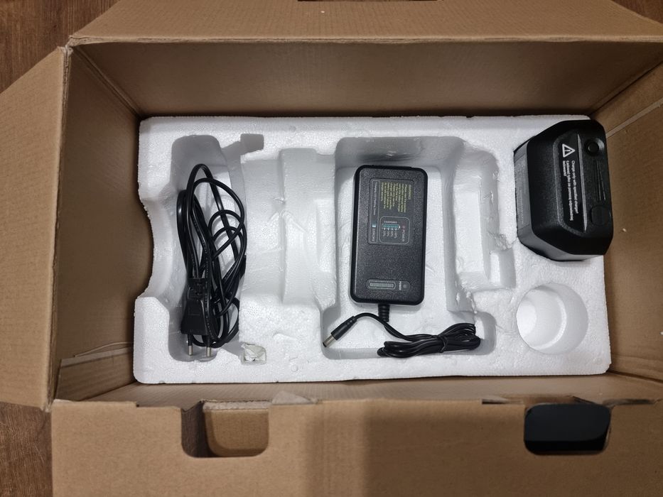 Quadralite Atlas 600