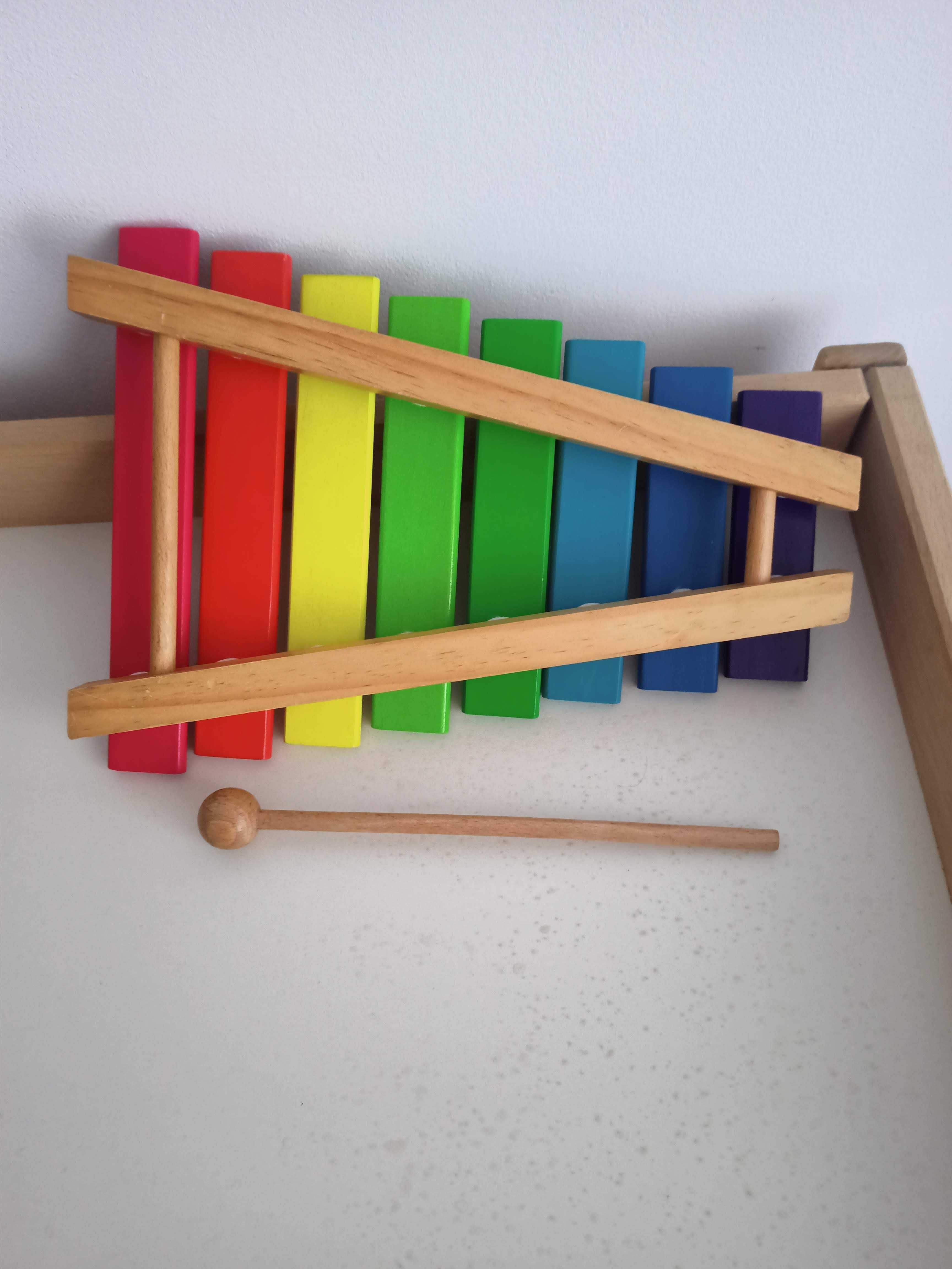 Xilofone de madeira com 8 notas coloridas