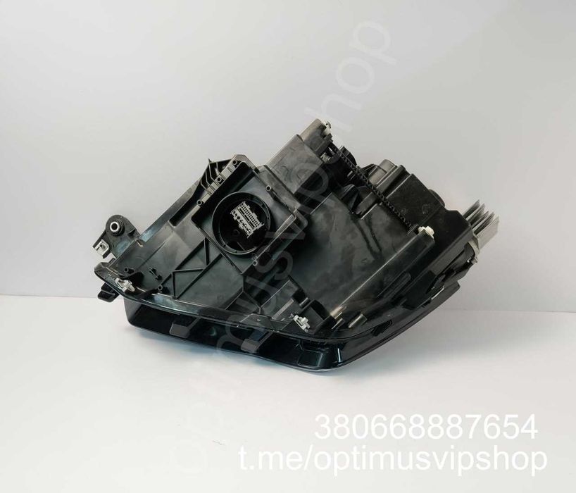 Фара. Права. Seat Ateca.