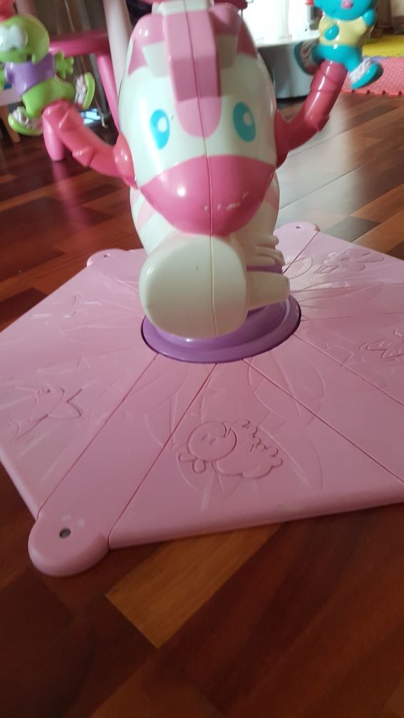 Skoczek fisher price zebra