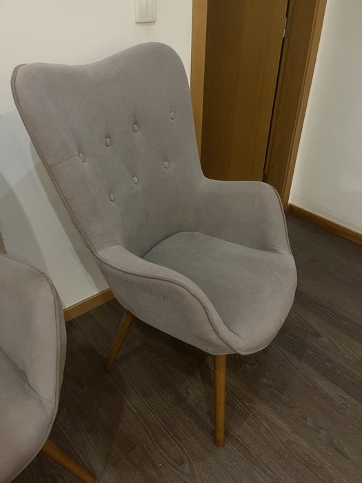 Vendo 2 poltoronas, cinzas.