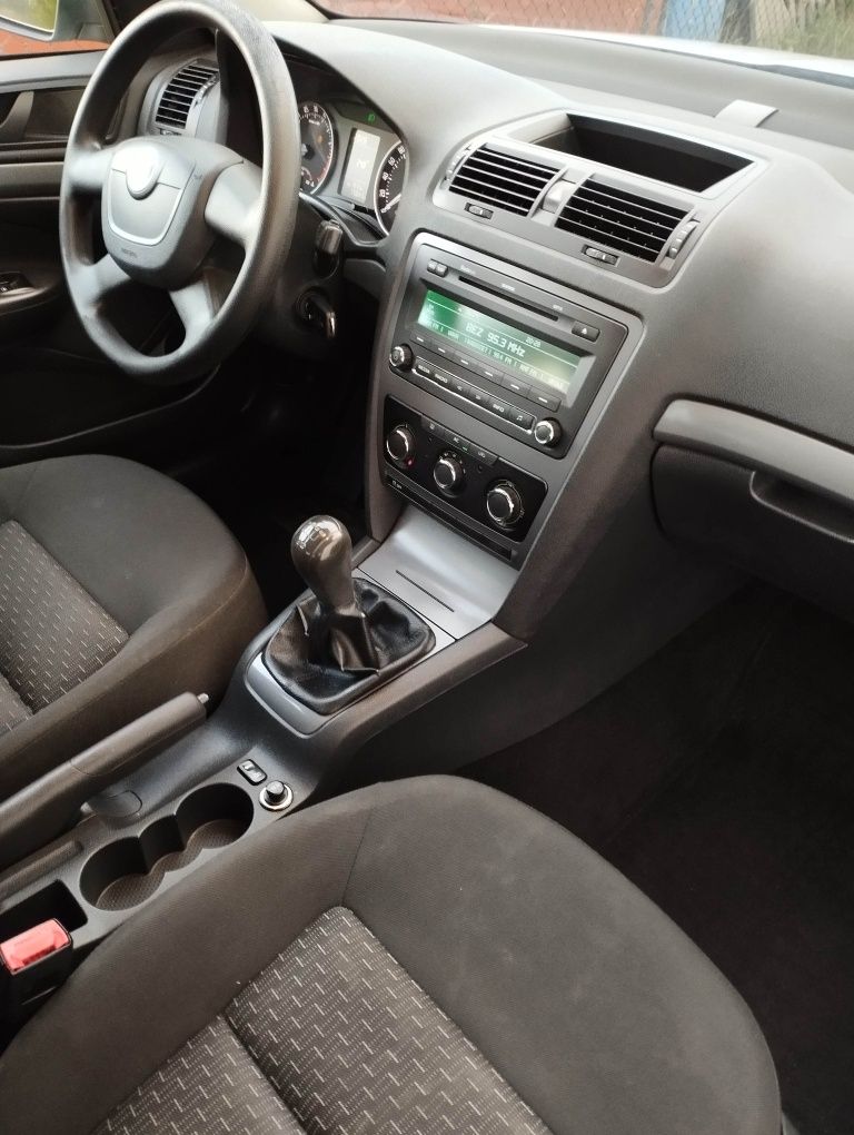 Skoda Octavia 1.6 TDI 105KM 2011 rok 170 tys km .polski salon .