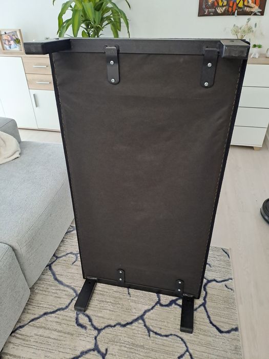 Mesa de sala elegante e resistente como nova