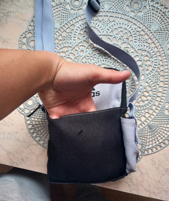 Torebka adidas listonoszka unisex
