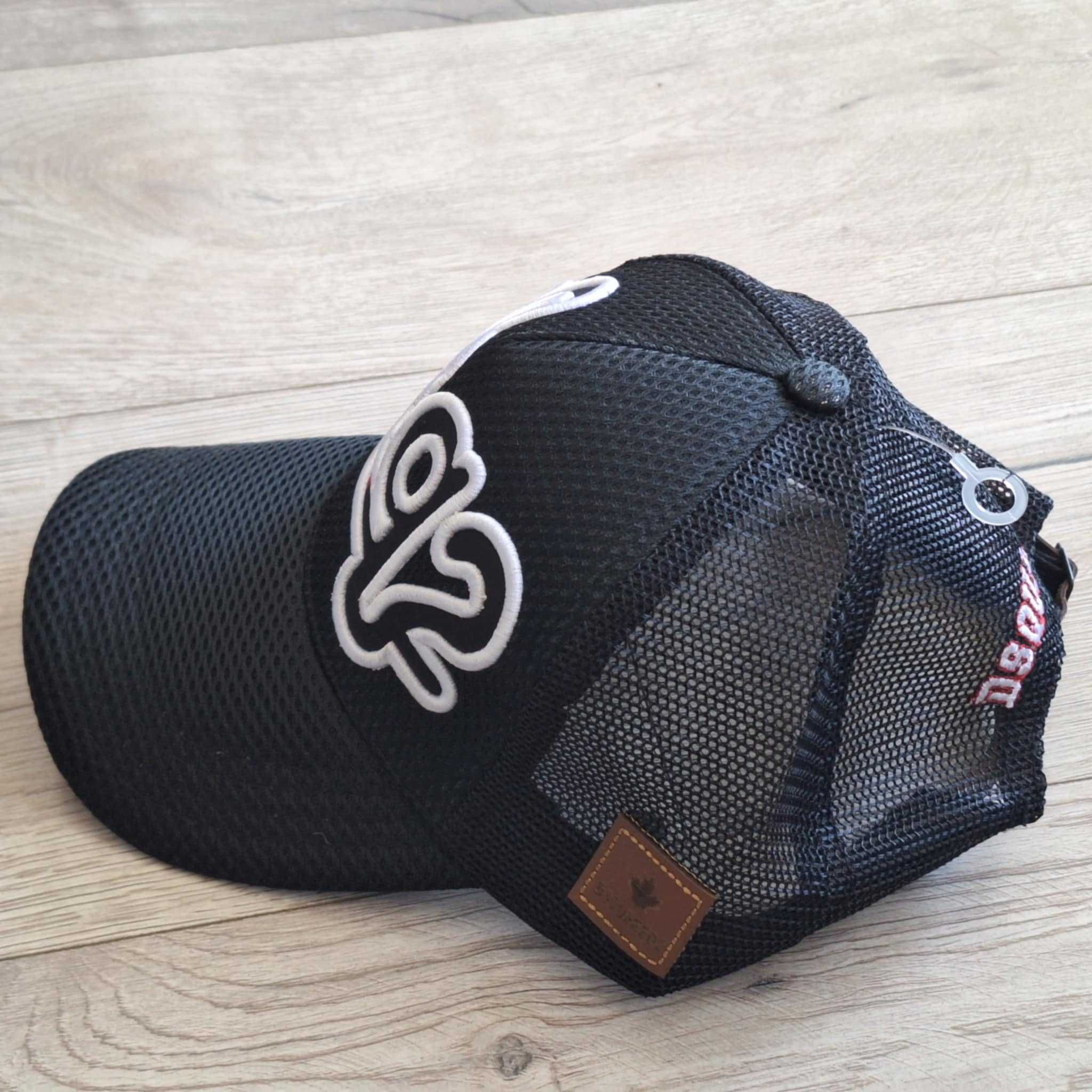 Czapka z daszkiem Dsquared dsq2