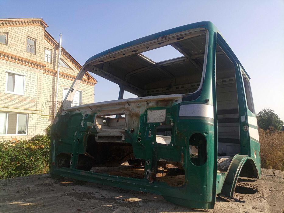 Кабіна mercedes 2538.