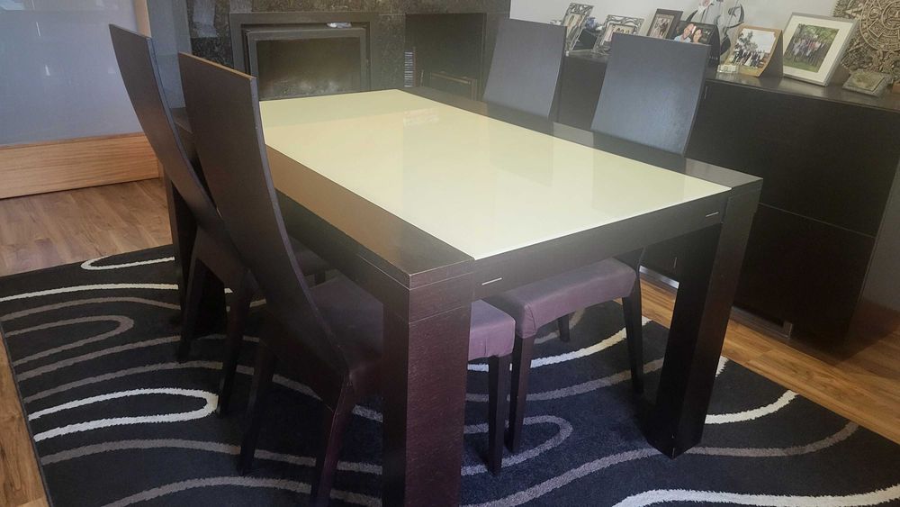 Mesa Extensível + 4 Cadeiras Las Kasas