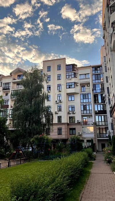 Аренда дизайнерской квартиры ПОДОЛ м Контрактовая Площадь