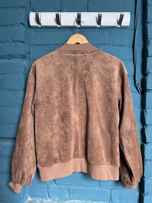 Новый велюровый бомбер