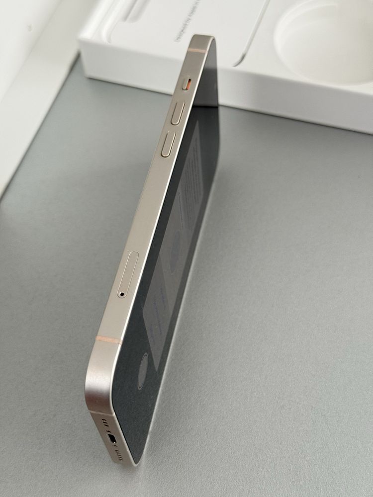 IPhon 13. Придбаний у мережі Media Markt у Варшаві у 2023 році.