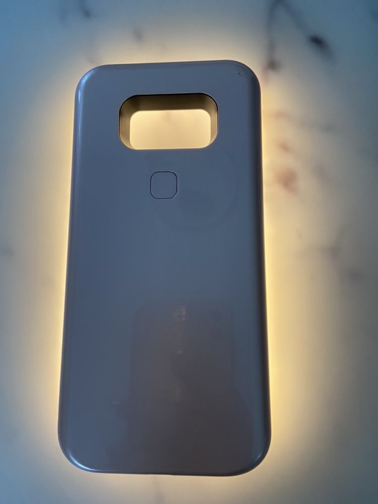 Incipio case z podświetleniem do selfie samsung s8+