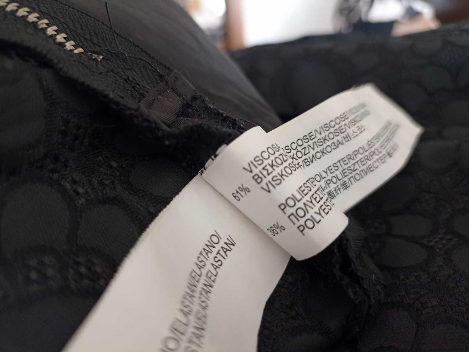 Czarne krótkie spodenki szorty stradivarius Tłoczony wzór kwiaty