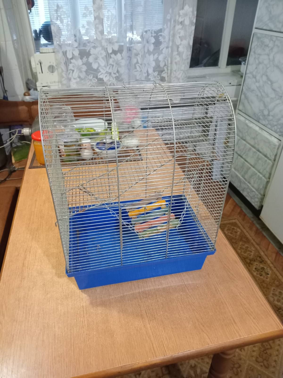 Клетка  для  птиц