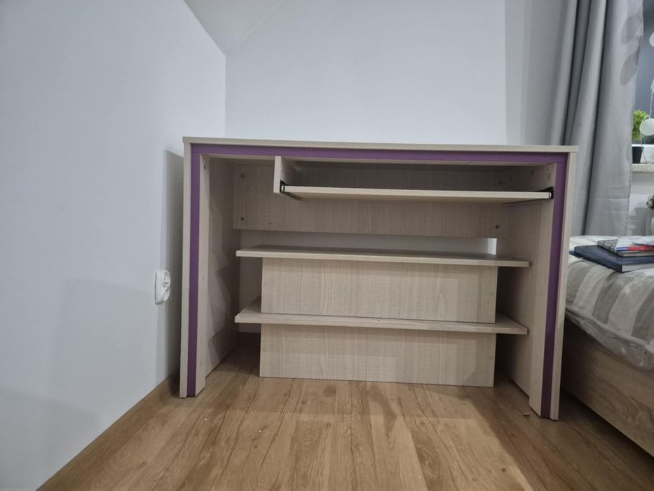 Sprzedam Biurko  z wysuwana półką