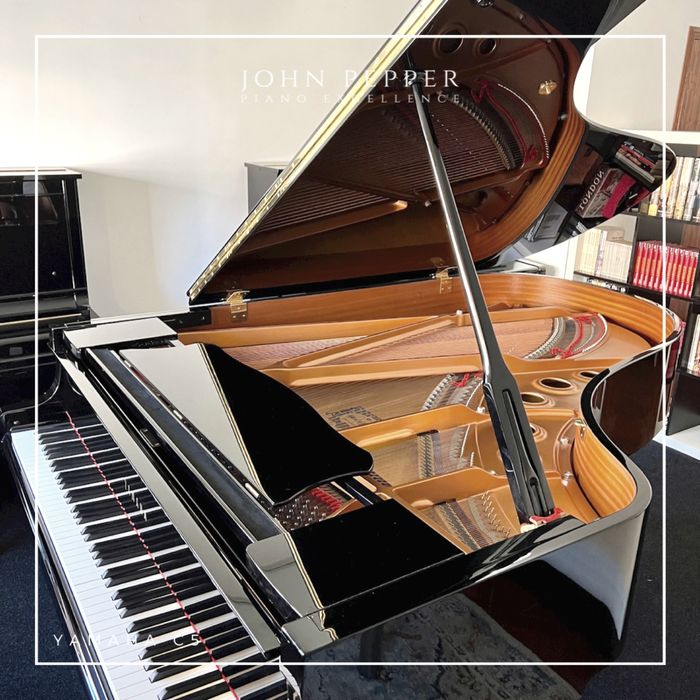 Piano de Cauda Yamaha C5 - Como novo