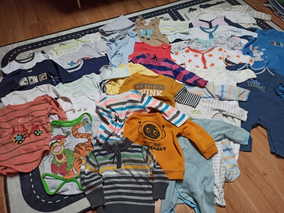 Zestaw paka paczka ubrań dla niemowlaka 68 wyprawka